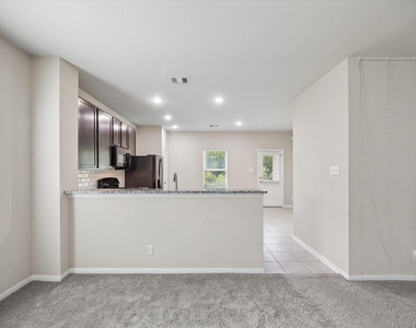 4907 Fairwater Ct - Photo Thumbnail 10