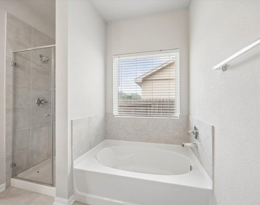 4907 Fairwater Ct - Photo Thumbnail 17