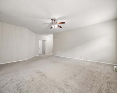 4907 Fairwater Ct - Photo Thumbnail 11