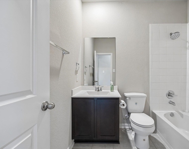 4907 Fairwater Ct - Photo Thumbnail 21