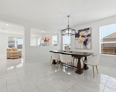 200 Auburn St - Photo Thumbnail 4