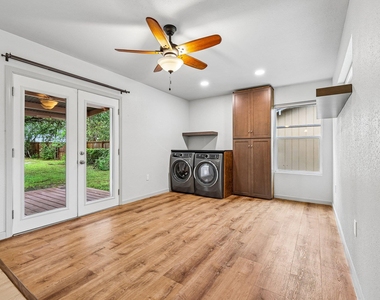 410 Magnolia St - Photo Thumbnail 11