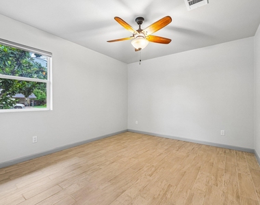 410 Magnolia St - Photo Thumbnail 20
