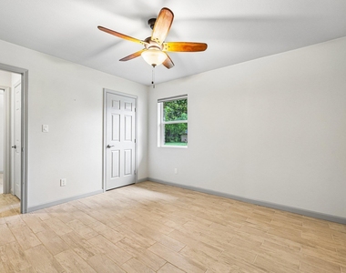 410 Magnolia St - Photo Thumbnail 21