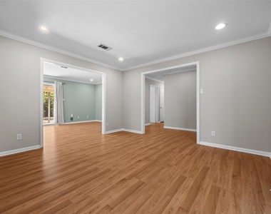 1404 Briarcliff Blvd - Photo Thumbnail 6