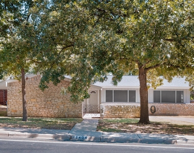1404 Briarcliff Blvd - Photo Thumbnail 1