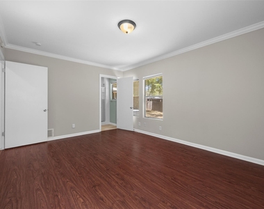 1404 Briarcliff Blvd - Photo Thumbnail 15