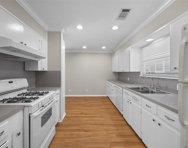 1404 Briarcliff Blvd - Photo Thumbnail 9