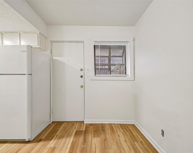 2413 Leon St - Photo Thumbnail 5