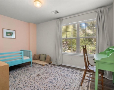 8024 Whitworth Ln - Photo Thumbnail 33