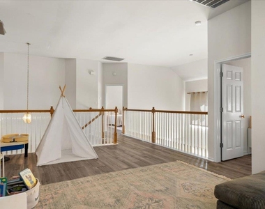 8024 Whitworth Ln - Photo Thumbnail 25