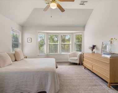 8024 Whitworth Ln - Photo Thumbnail 27