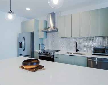 2500 Longview St - Photo Thumbnail 12