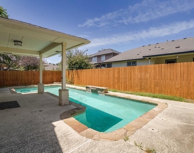 900 Fenway Park Ct - Photo Thumbnail 18