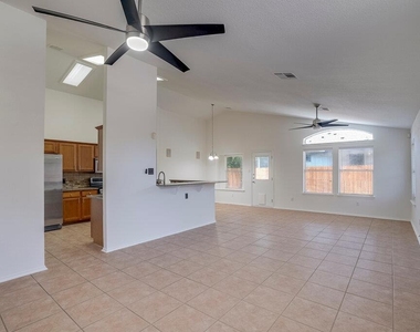 900 Fenway Park Ct - Photo Thumbnail 12