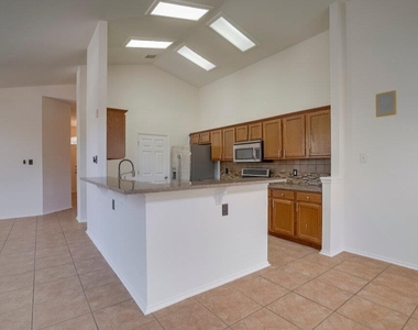 900 Fenway Park Ct - Photo Thumbnail 14