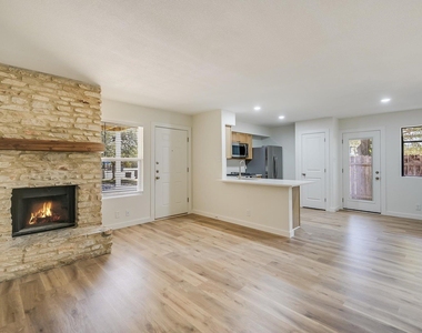 301 Algerita Dr - Photo Thumbnail 2