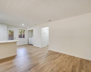 301 Algerita Dr - Photo Thumbnail 3