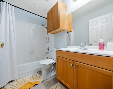 1704 Verbena Way - Photo Thumbnail 17