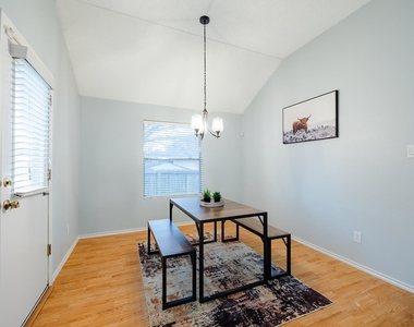 1704 Verbena Way - Photo Thumbnail 10
