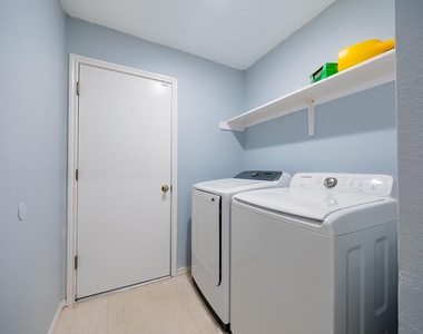 1704 Verbena Way - Photo Thumbnail 19