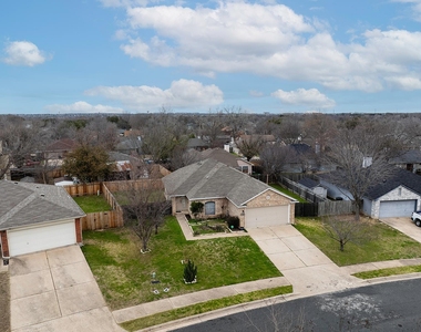 1704 Verbena Way - Photo Thumbnail 2