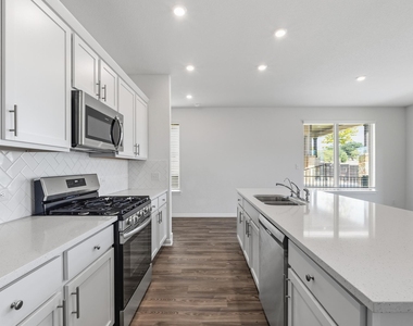 2210a Cornfield Dr - Photo Thumbnail 9