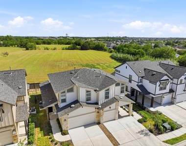2210a Cornfield Dr - Photo Thumbnail 2