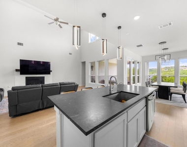 908 Siena Sunset Rd - Photo Thumbnail 3