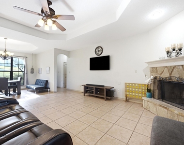 104 Cowal Dr N - Photo Thumbnail 8