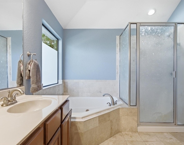 104 Cowal Dr N - Photo Thumbnail 17