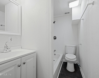 5846 Abelia Road - Photo Thumbnail 13