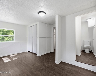 5846 Abelia Road - Photo Thumbnail 12