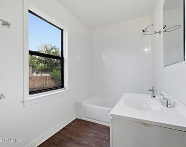 920 George Circle - Photo Thumbnail 13