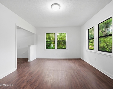 920 George Circle - Photo Thumbnail 22