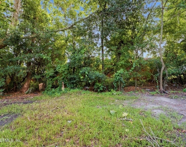 920 George Circle - Photo Thumbnail 24