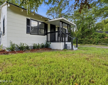 920 George Circle - Photo Thumbnail 25