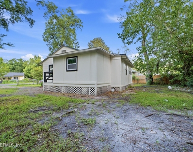 920 George Circle - Photo Thumbnail 23