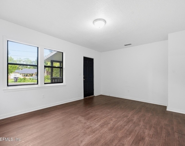 920 George Circle - Photo Thumbnail 19