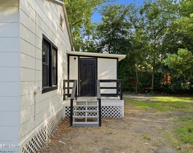 920 George Circle - Photo Thumbnail 1