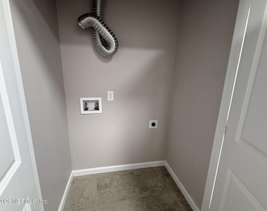 3228 Isabella Court - Photo Thumbnail 13