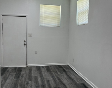 645 Allen Lane - Photo Thumbnail 24