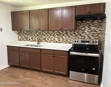 645 Allen Lane - Photo Thumbnail 9