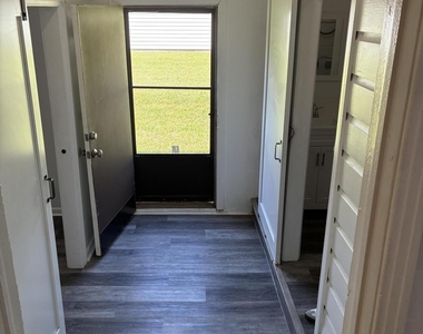 645 Allen Lane - Photo Thumbnail 19