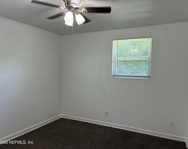 645 Allen Lane - Photo Thumbnail 14