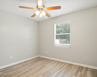 515 Fox Hollow Lane - Photo Thumbnail 7