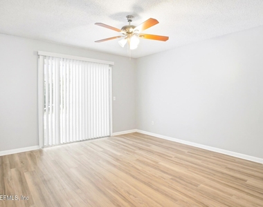 515 Fox Hollow Lane - Photo Thumbnail 8