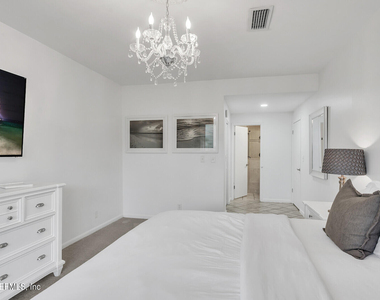 823 Spinnakers Reach Drive - Photo Thumbnail 35