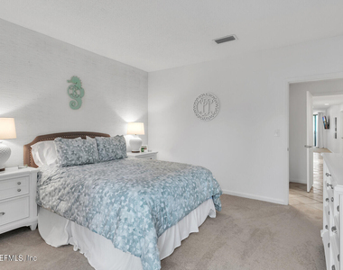 823 Spinnakers Reach Drive - Photo Thumbnail 10