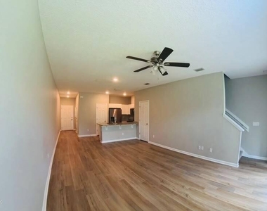 7724 Merchants Way - Photo Thumbnail 3